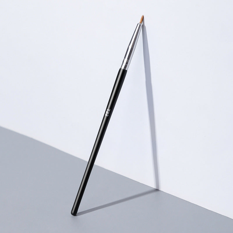 Fine Angled Eyeliner Brush