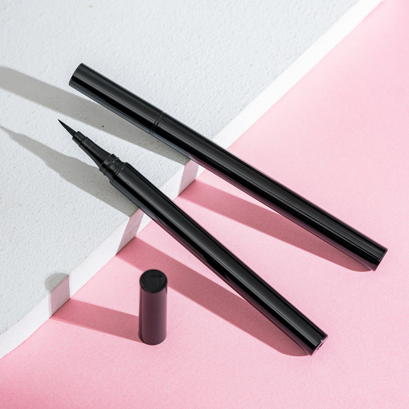 Vloeibare waterdichte eyeliner penseelpunt pen